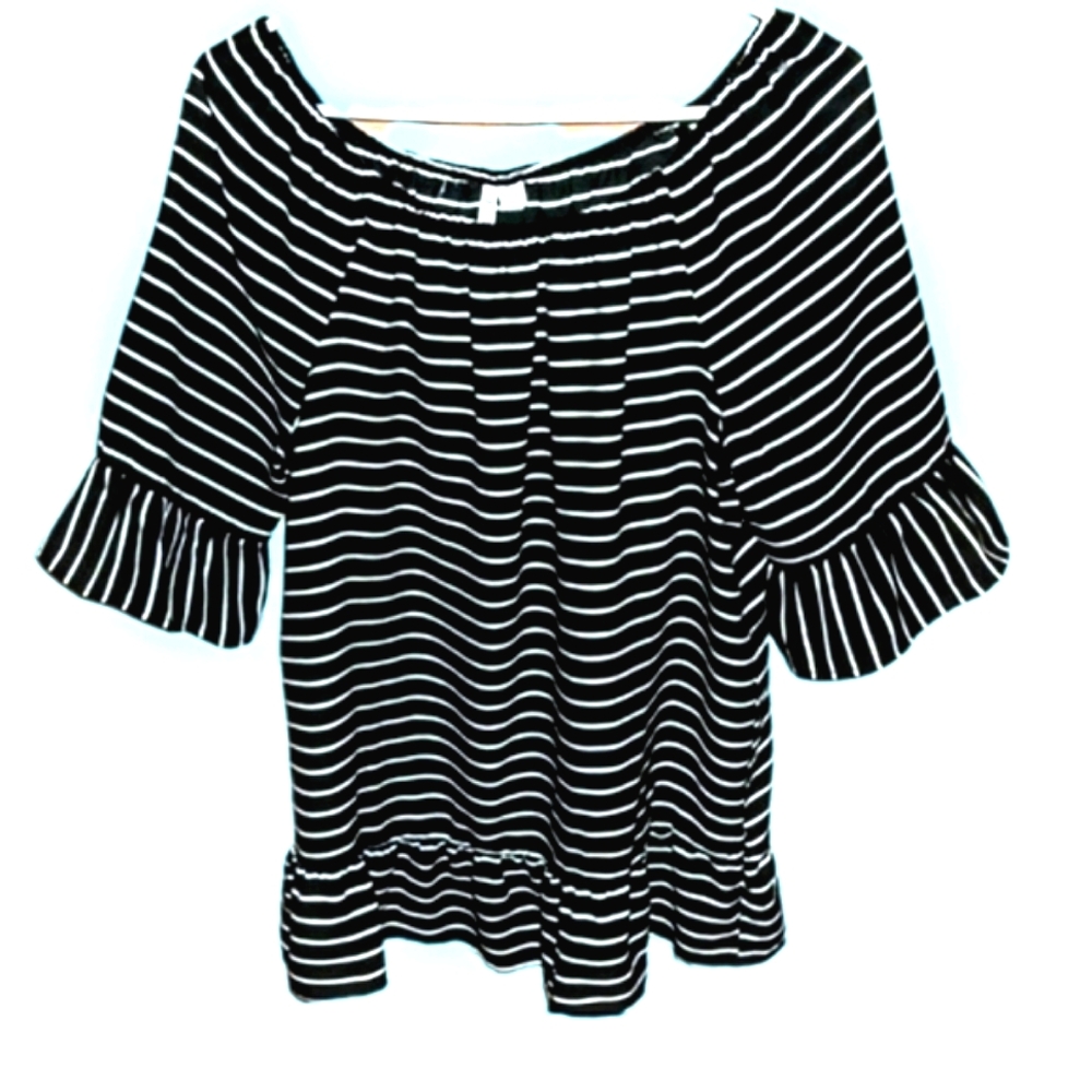Black & White Striped Boho Ruffly Top Must Bundle - Picture 1 of 11